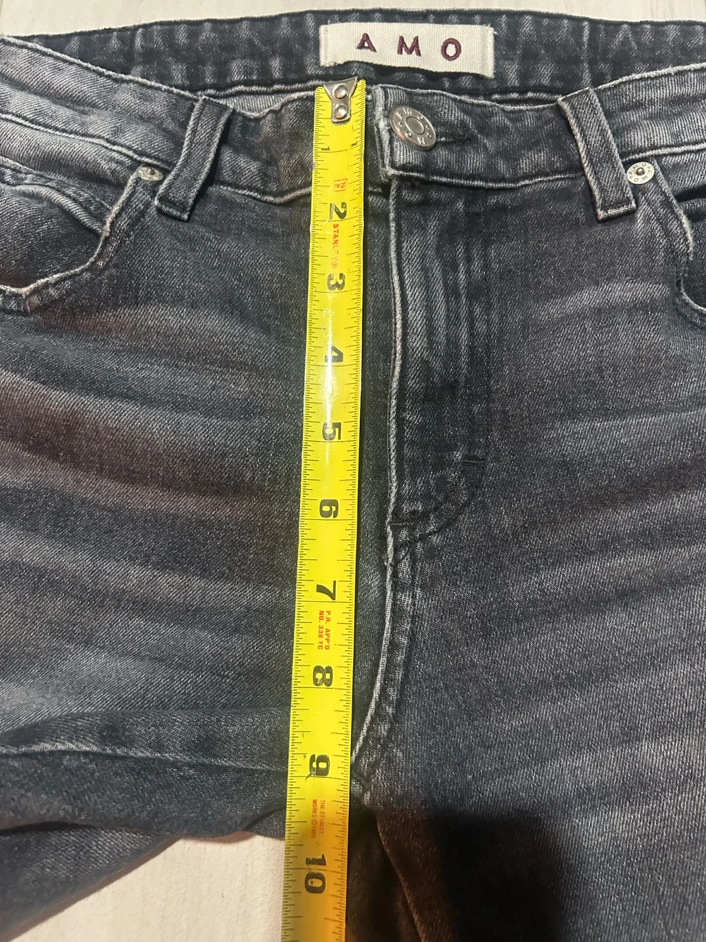 AMO twist zip Ankle jeans Size 31